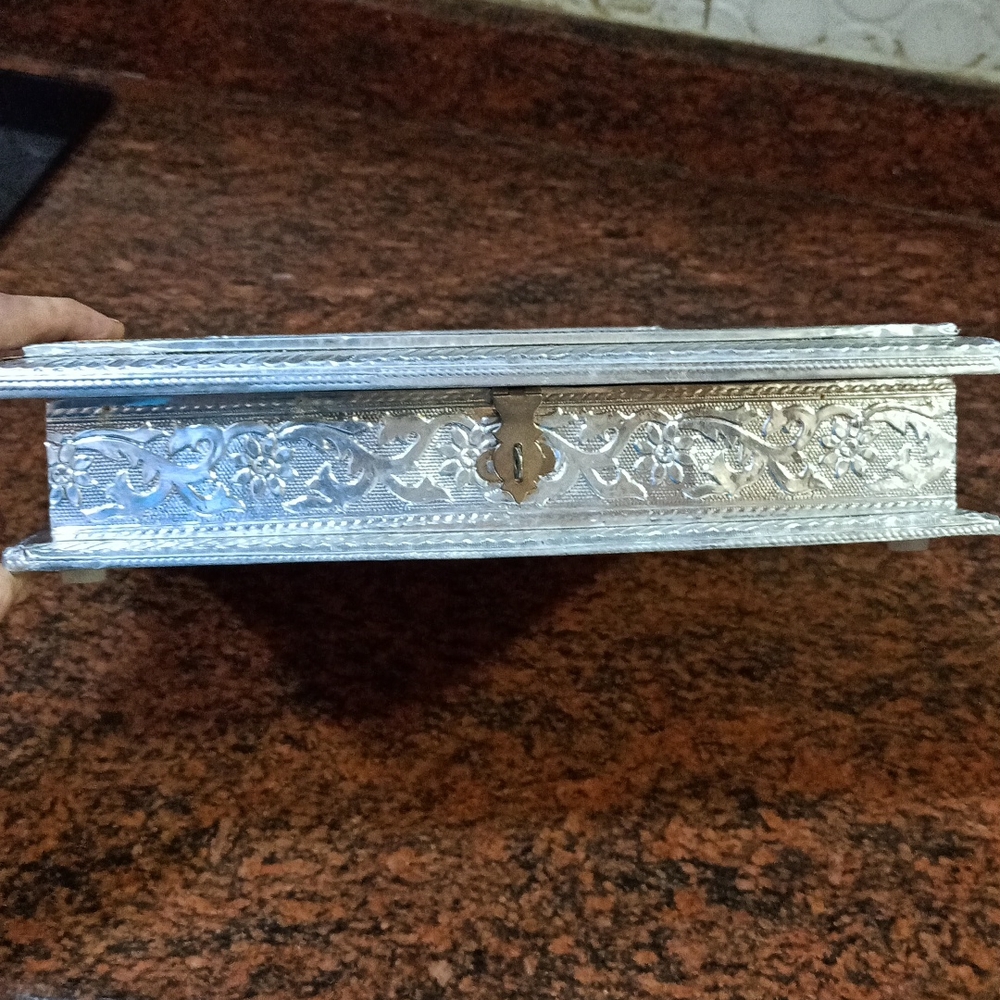 Beautiful Decorative Box - Picture 7 of 8
